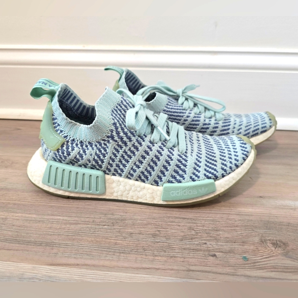 Adidas Originals Women's Ash Green NMD_R1 STLT PrimeKnit Size 7